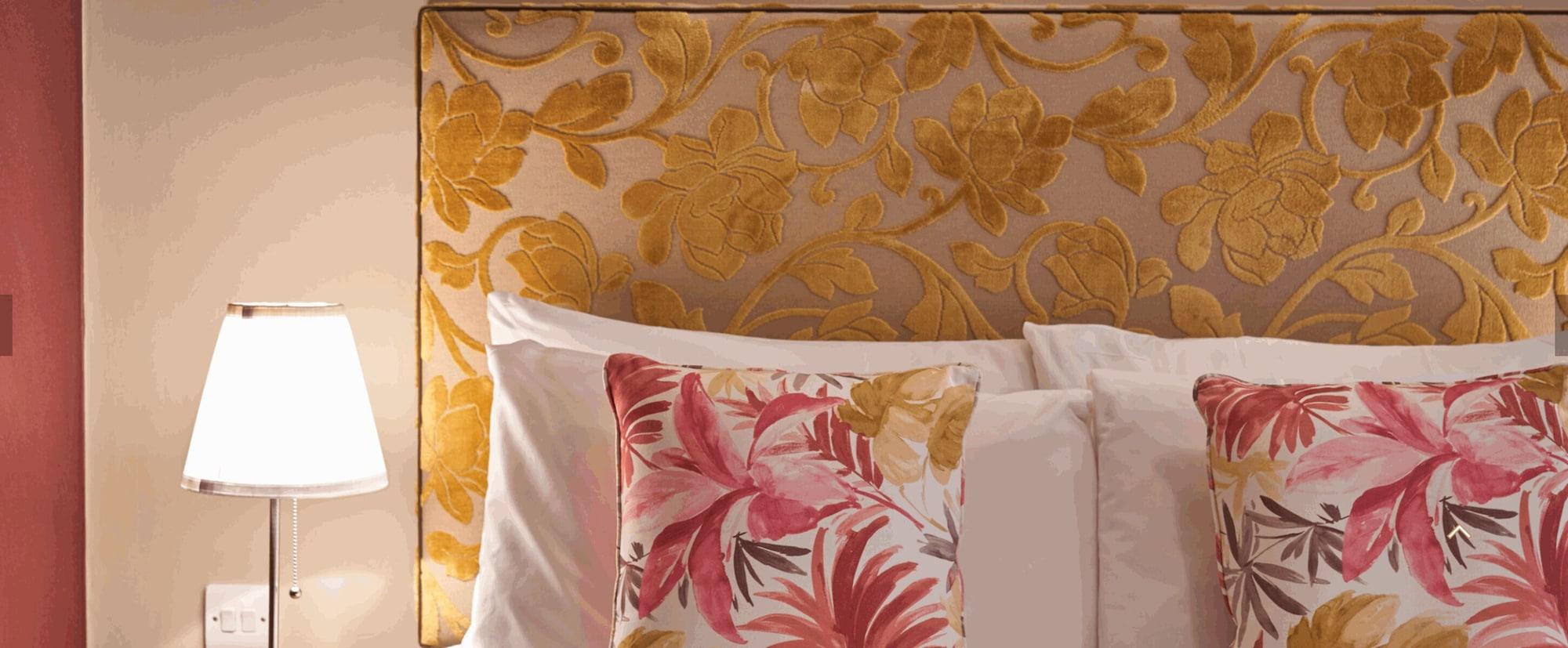 Antoinette Hotel Wimbledon Лондон Экстерьер фото