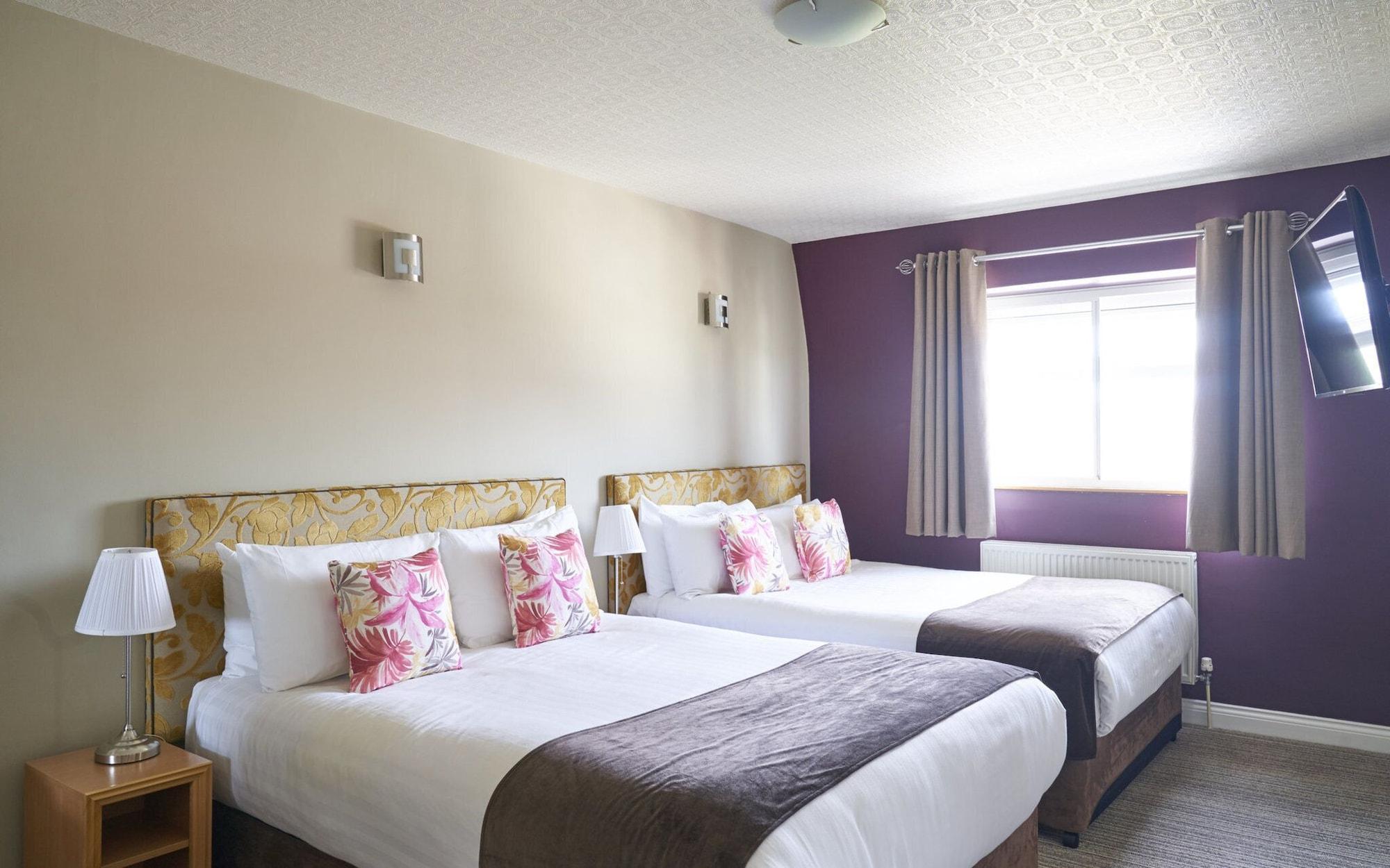 Antoinette Hotel Wimbledon Лондон Экстерьер фото