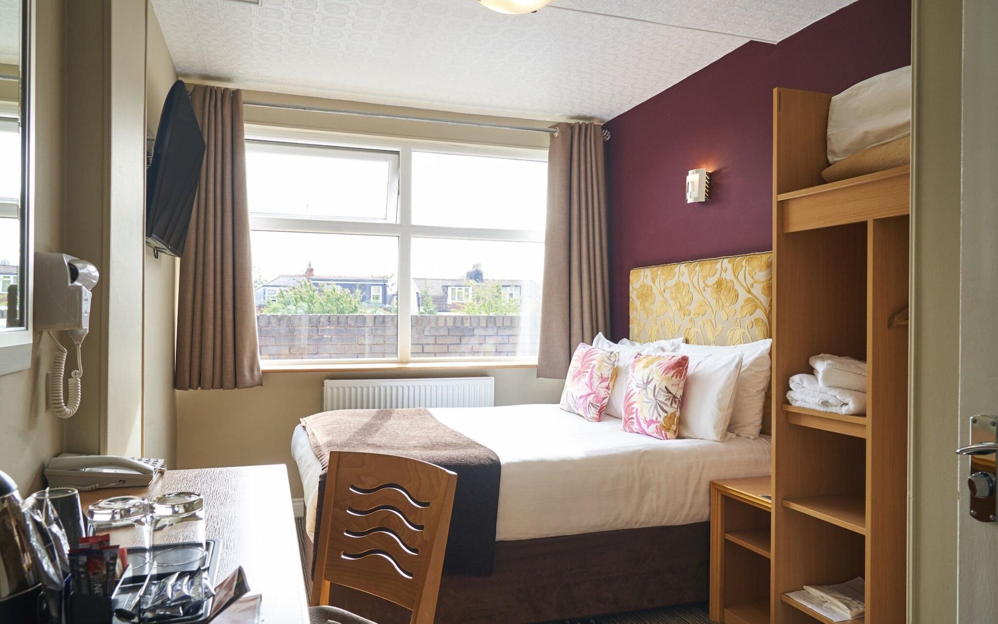 Antoinette Hotel Wimbledon Лондон Экстерьер фото