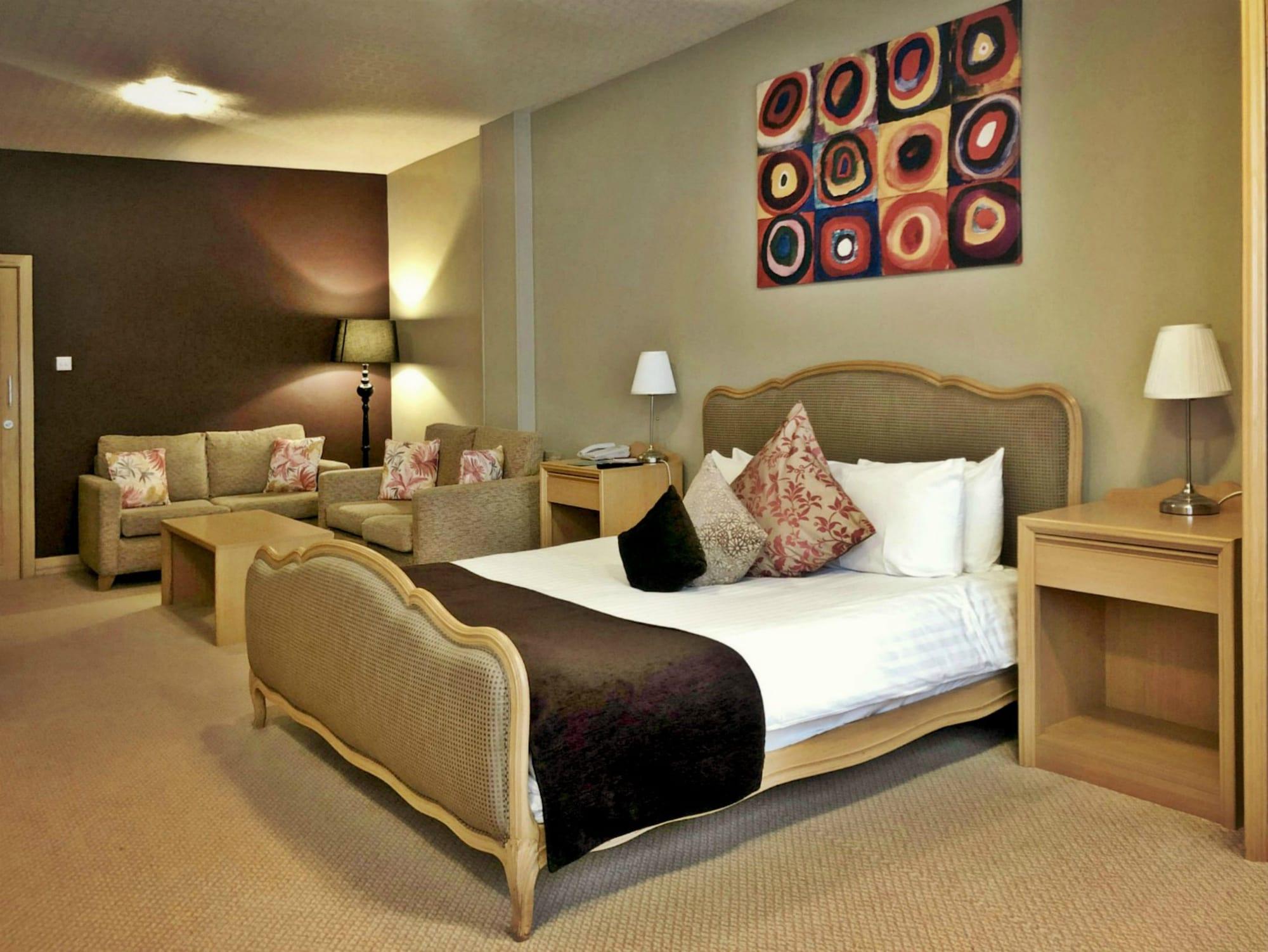 Antoinette Hotel Wimbledon Лондон Экстерьер фото