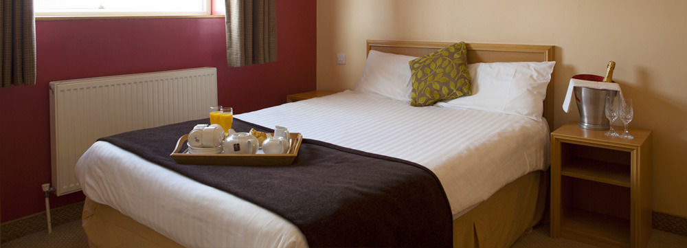 Antoinette Hotel Wimbledon Лондон Экстерьер фото