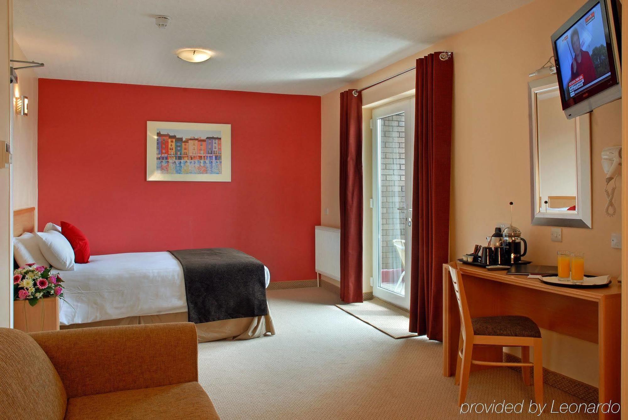 Antoinette Hotel Wimbledon Лондон Номер фото