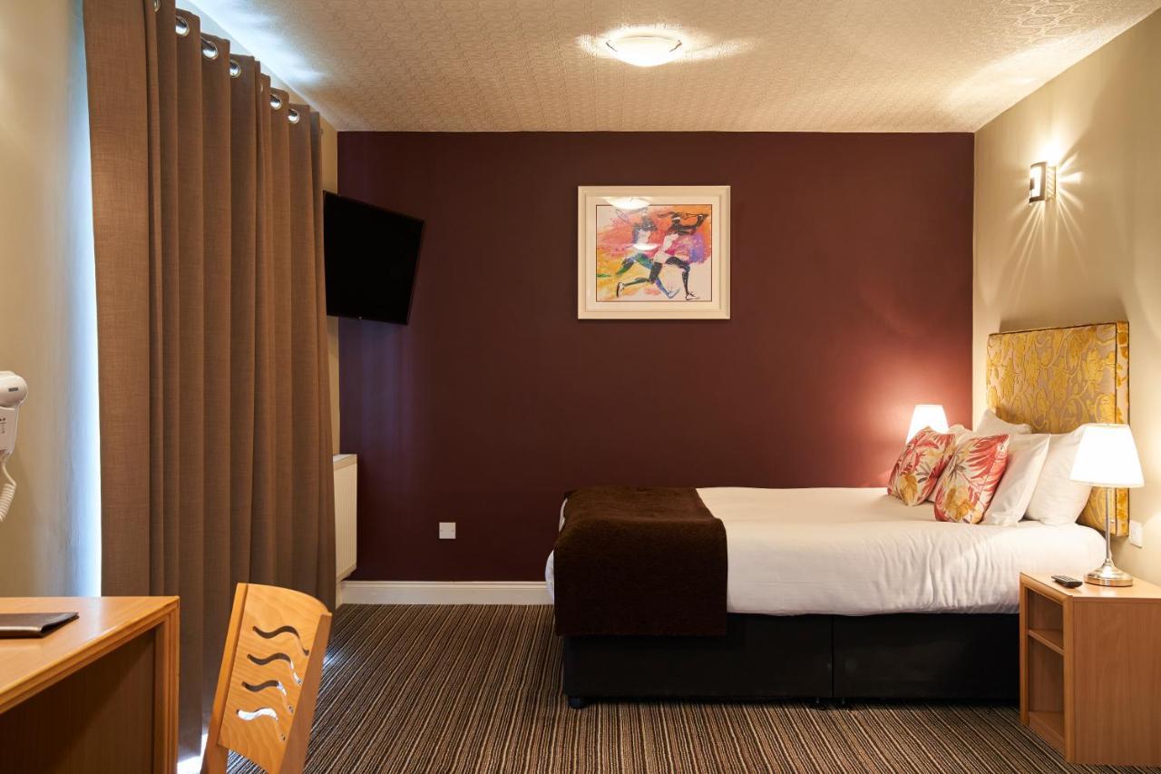 Antoinette Hotel Wimbledon Лондон Экстерьер фото